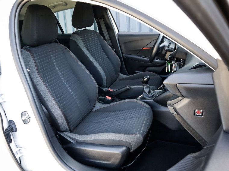 Vehicle Image 21