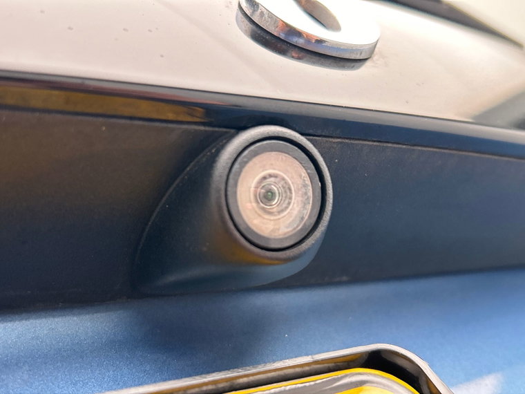 Vehicle Image 25