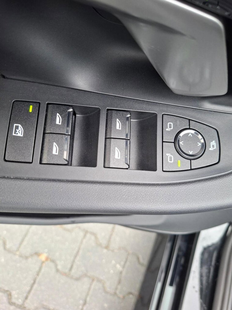 Vehicle Image 27