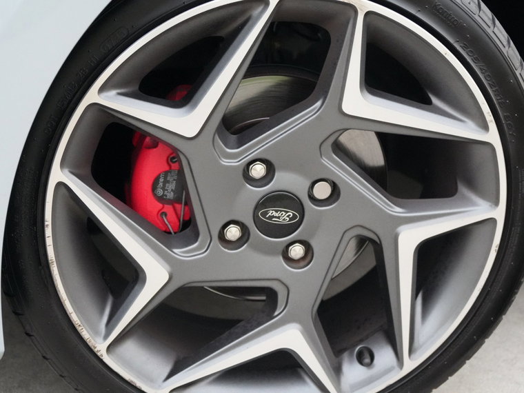Vehicle Image 23