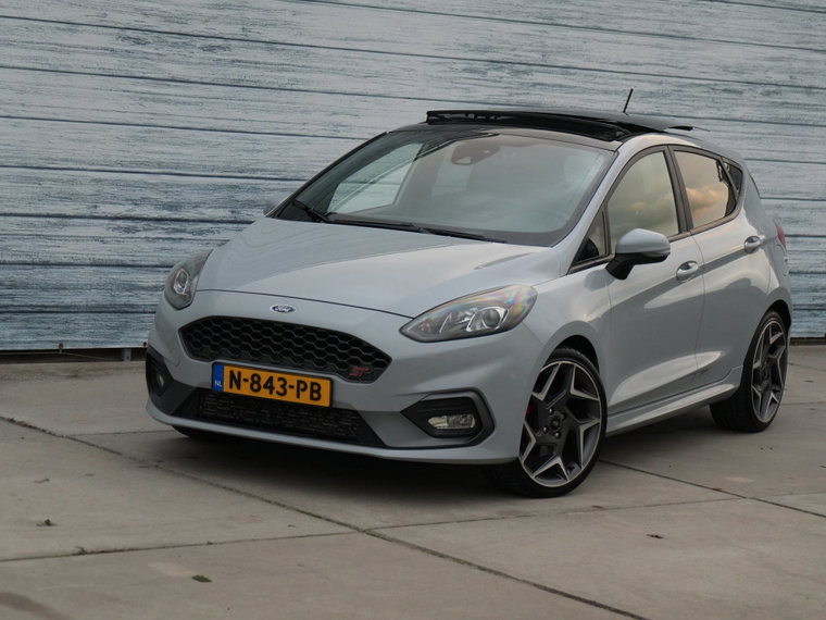 Vehicle Image 32