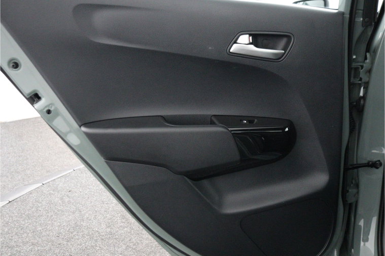 Vehicle Image 38