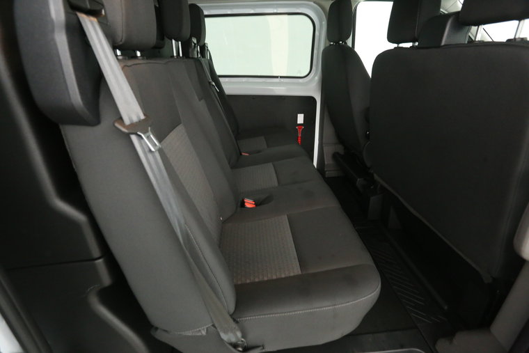 Vehicle Image 25
