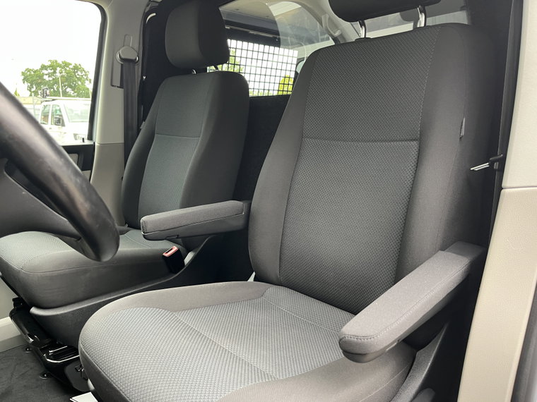 Vehicle Image 32