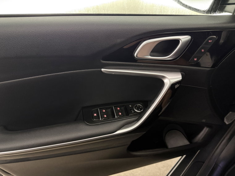 Vehicle Image 33