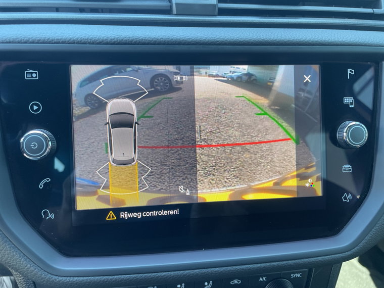 Vehicle Image 17