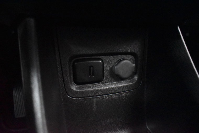 Vehicle Image 25