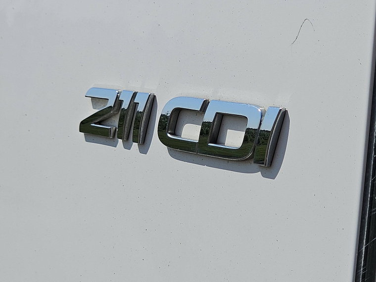 Vehicle Image 16