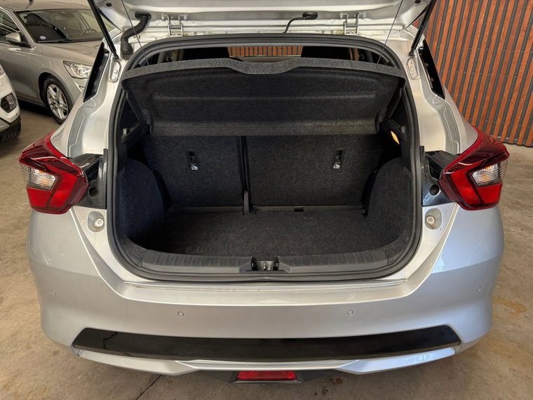 Vehicle Image 23