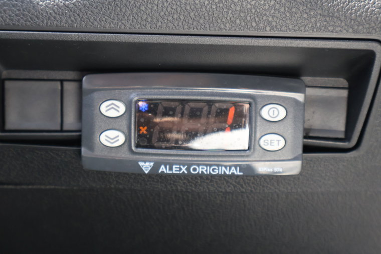 Vehicle Image 25