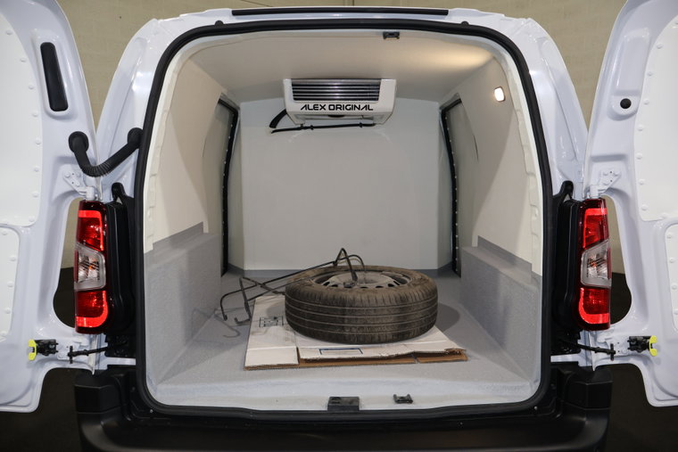 Vehicle Image 10