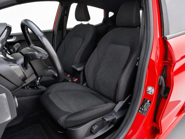 Vehicle Image 12