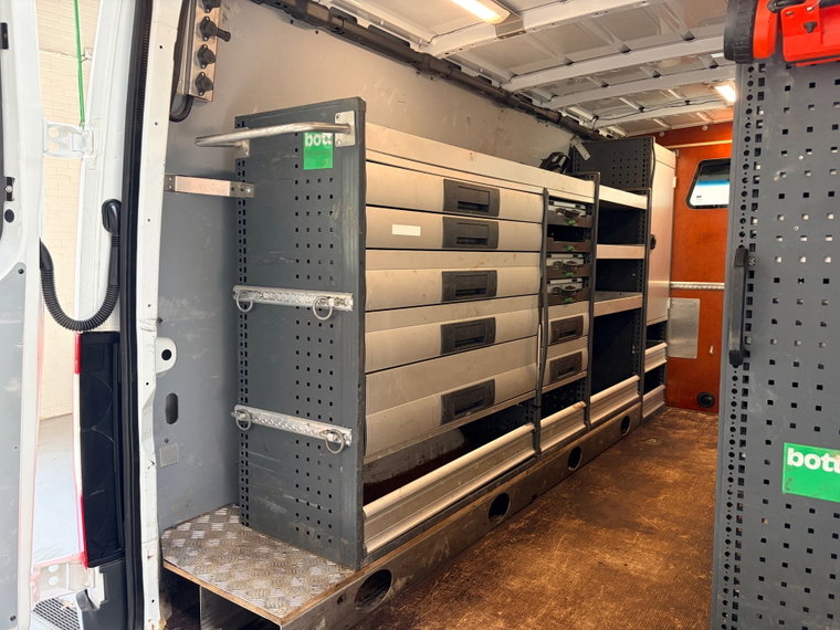 Vehicle Image 36