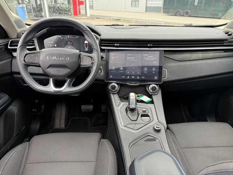 Vehicle Image 12