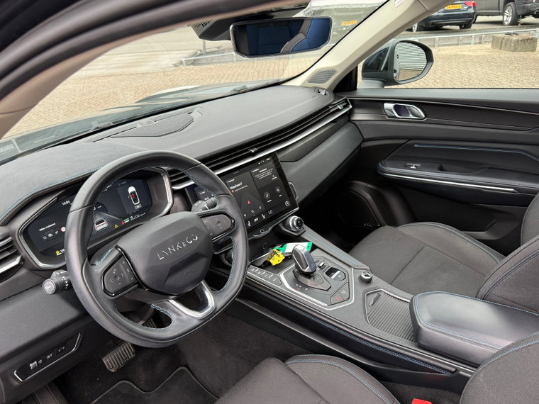 Vehicle Image 17
