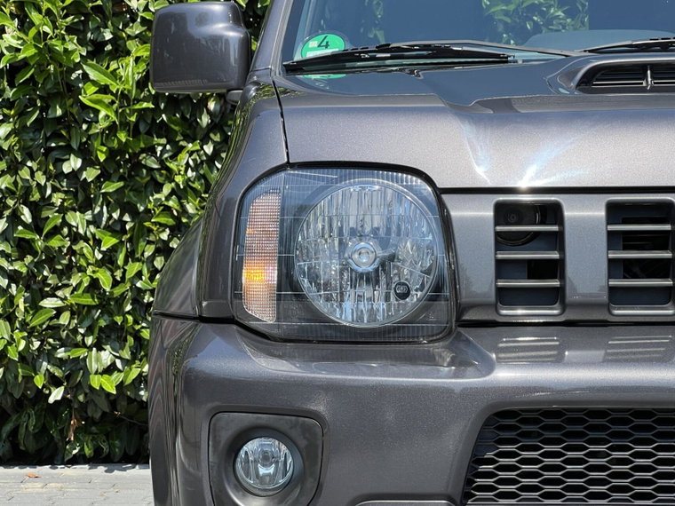 Vehicle Image 21