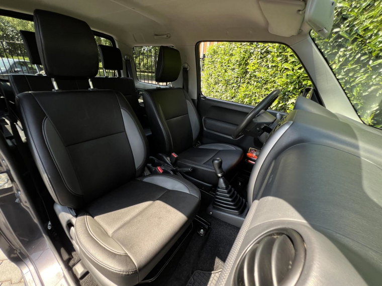 Vehicle Image 8
