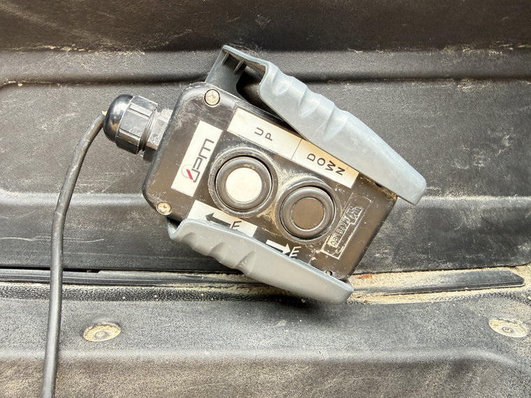 Vehicle Image 25