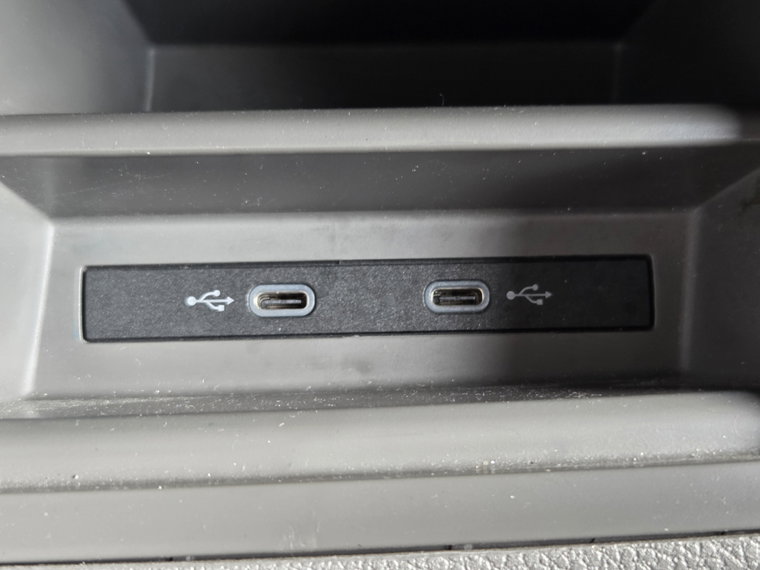 Vehicle Image 23
