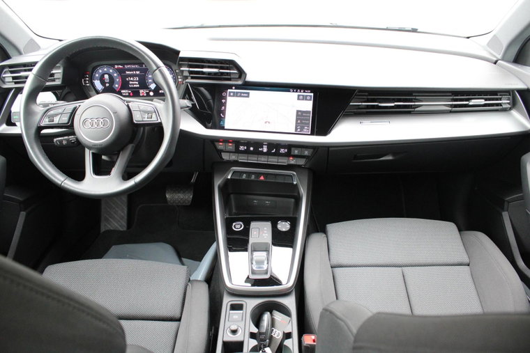 Vehicle Image 30