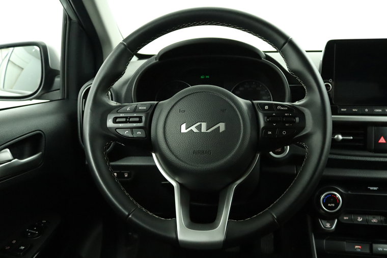 Vehicle Image 32