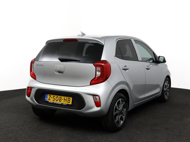 Vehicle Image 8