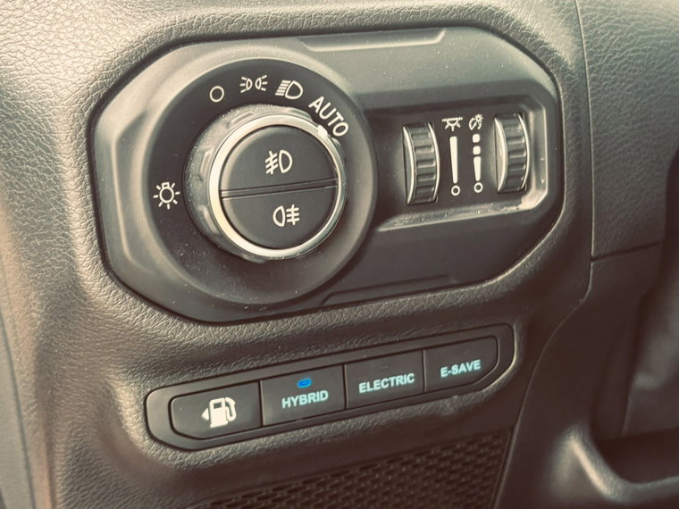Vehicle Image 23