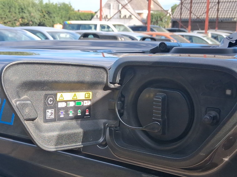Vehicle Image 33