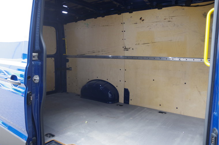 Vehicle Image 25