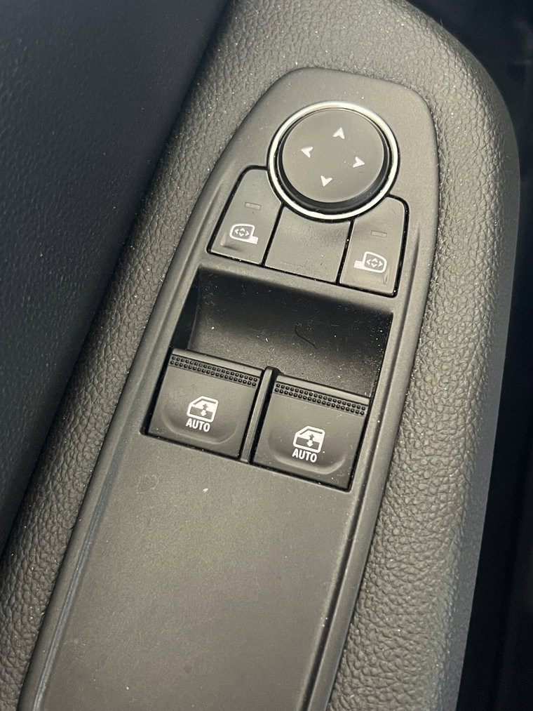 Vehicle Image 27