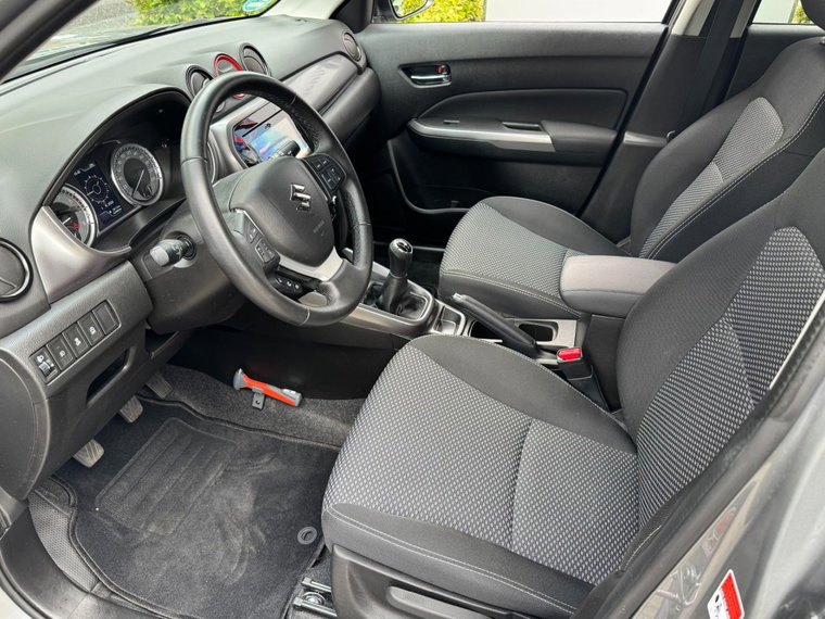 Vehicle Image 16