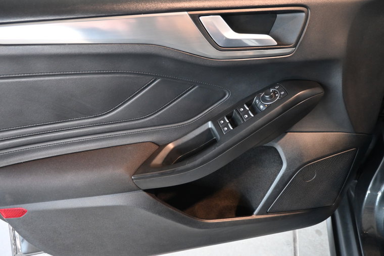 Vehicle Image 37