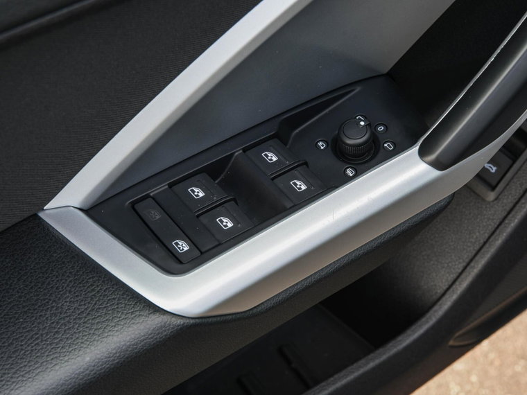 Vehicle Image 37