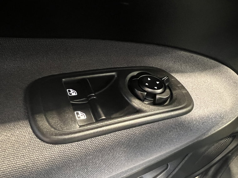 Vehicle Image 28