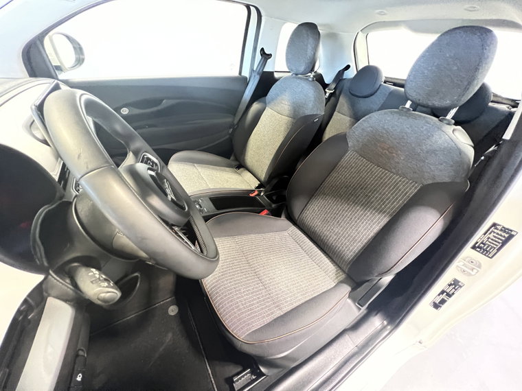 Vehicle Image 30