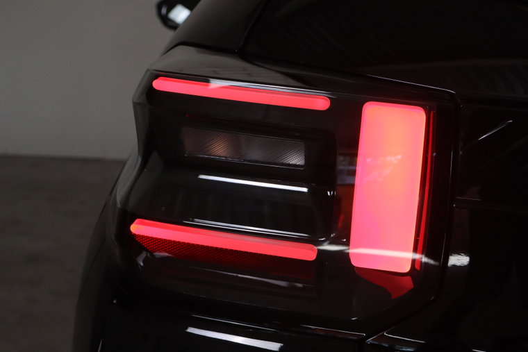 Vehicle Image 8