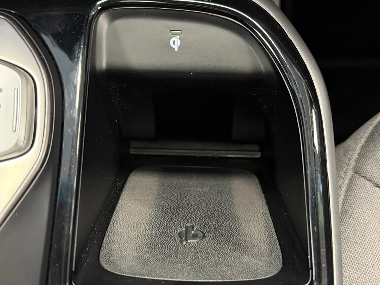 Vehicle Image 32