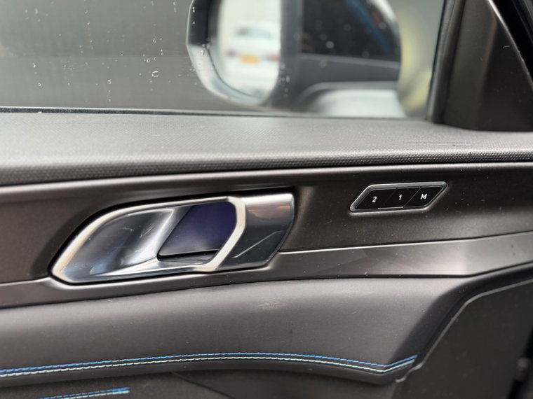 Vehicle Image 37