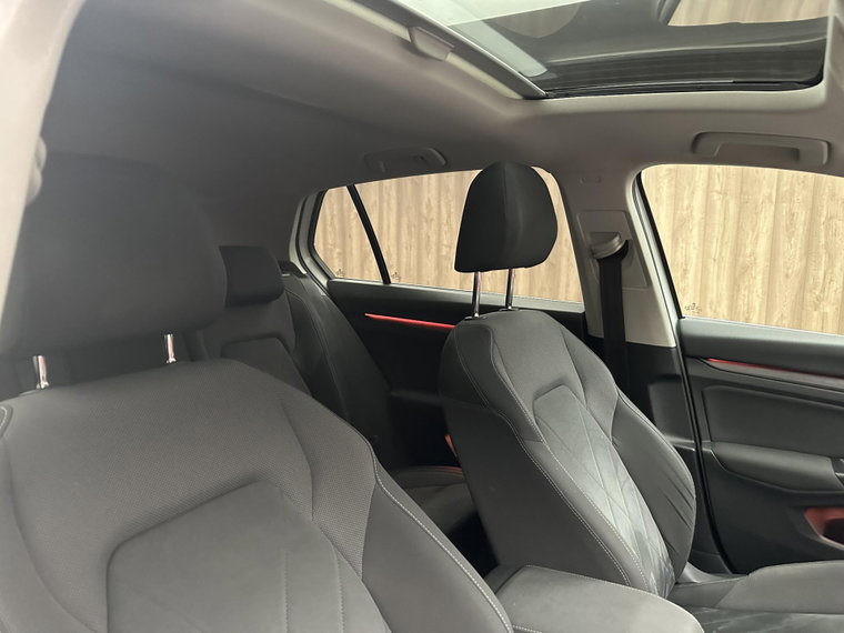 Vehicle Image 33