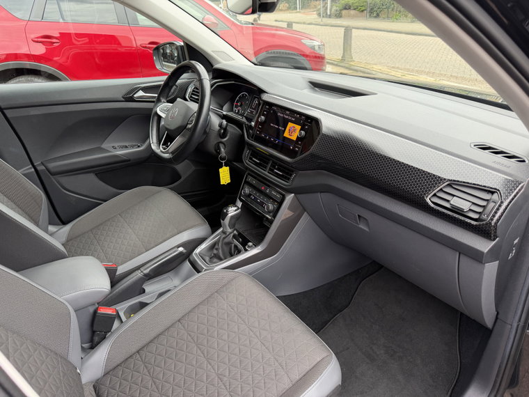 Vehicle Image 28