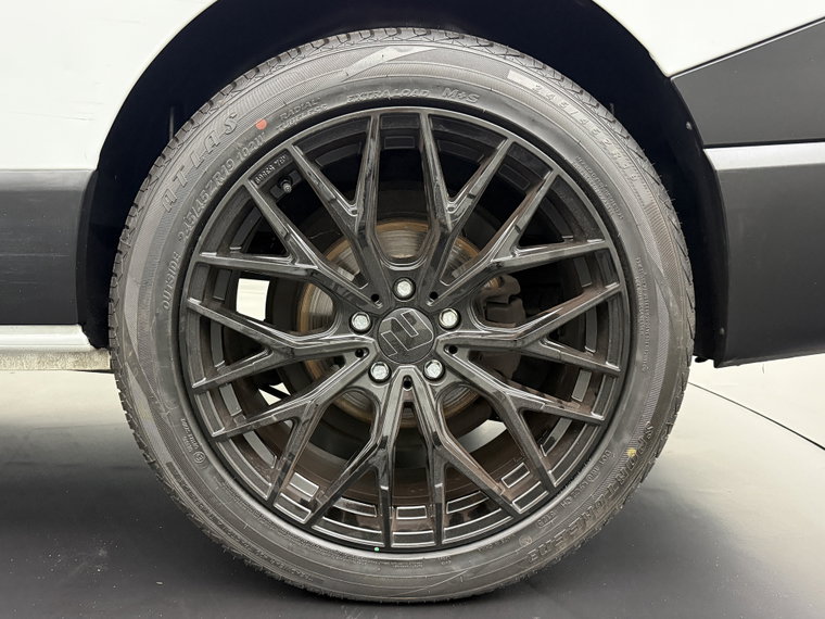 Vehicle Image 23