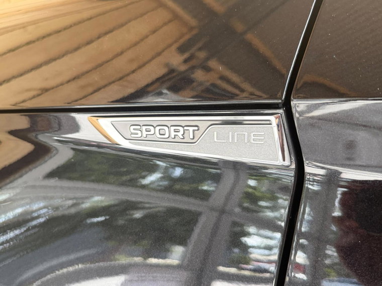 Vehicle Image 35