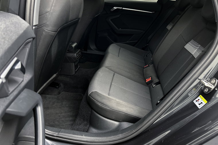 Vehicle Image 27