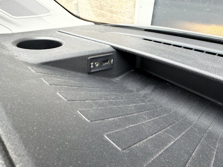 Vehicle Image 38