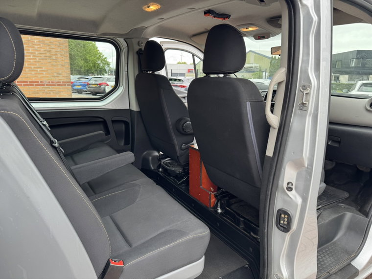 Vehicle Image 25