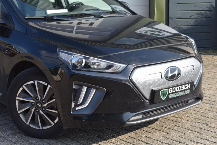 Vehicle Image 24
