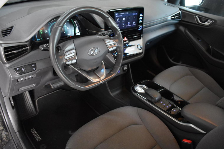Vehicle Image 9