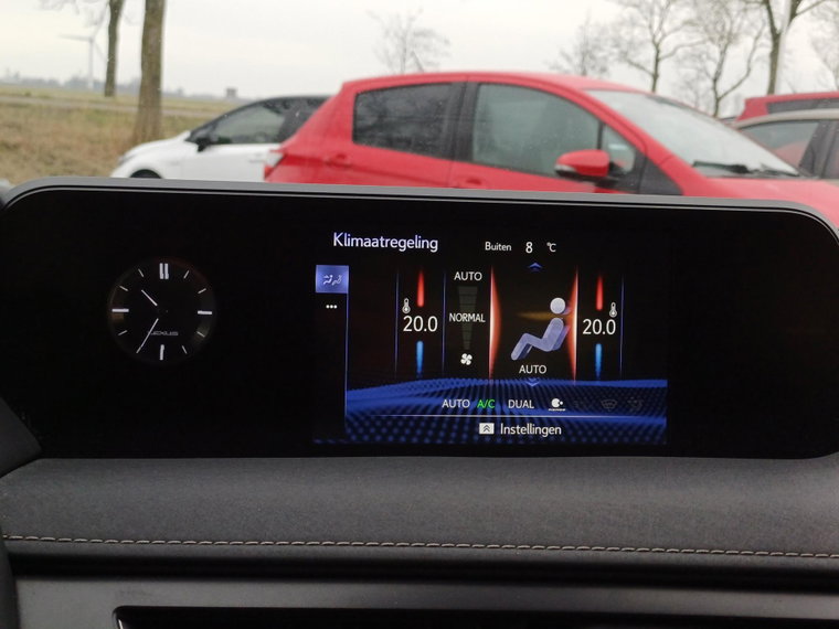 Vehicle Image 32