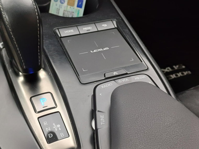 Vehicle Image 35