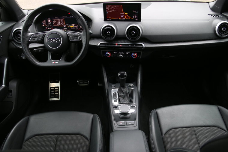 Vehicle Image 9